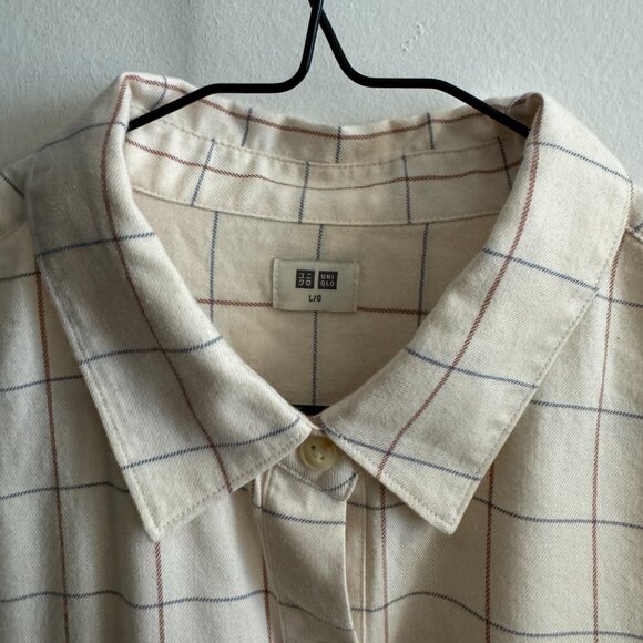 BRAND NEW | UNIQLO SOFT BRUSH BEIGE WHITE PLAID BUTTON SHIRT | SIZE L - Picture 4 of 10